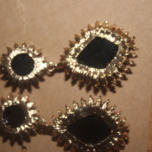 UV Reactive Resin Inlaid Earrings ☆Glows Under Black light☆ - Picture 8 of 11